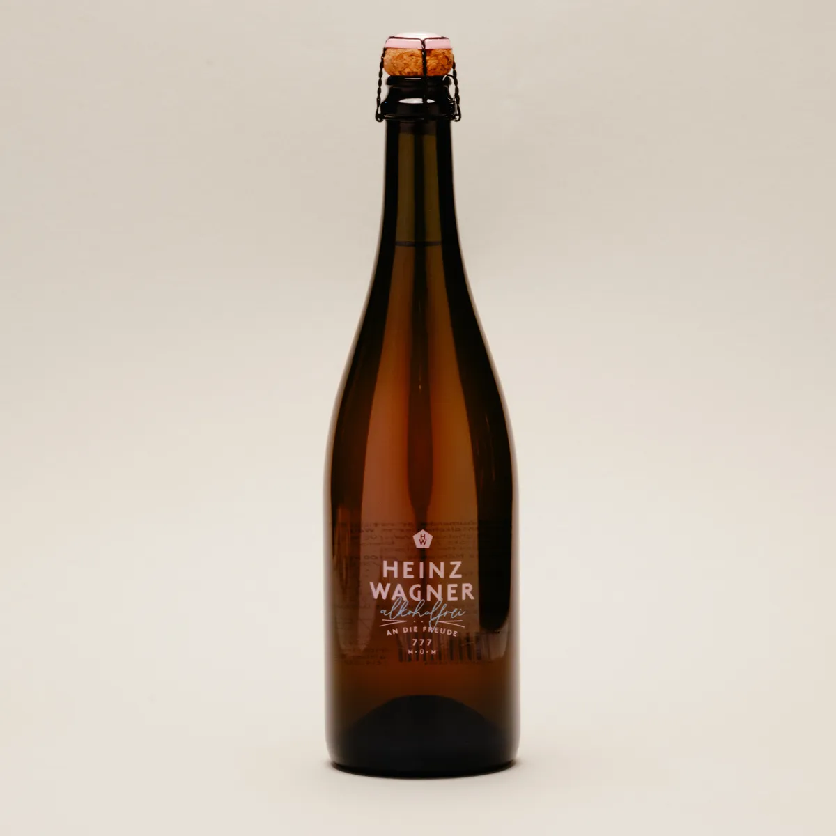 Flasche Heinz Wagner Alkoholfrei vor hellem Hintergrund