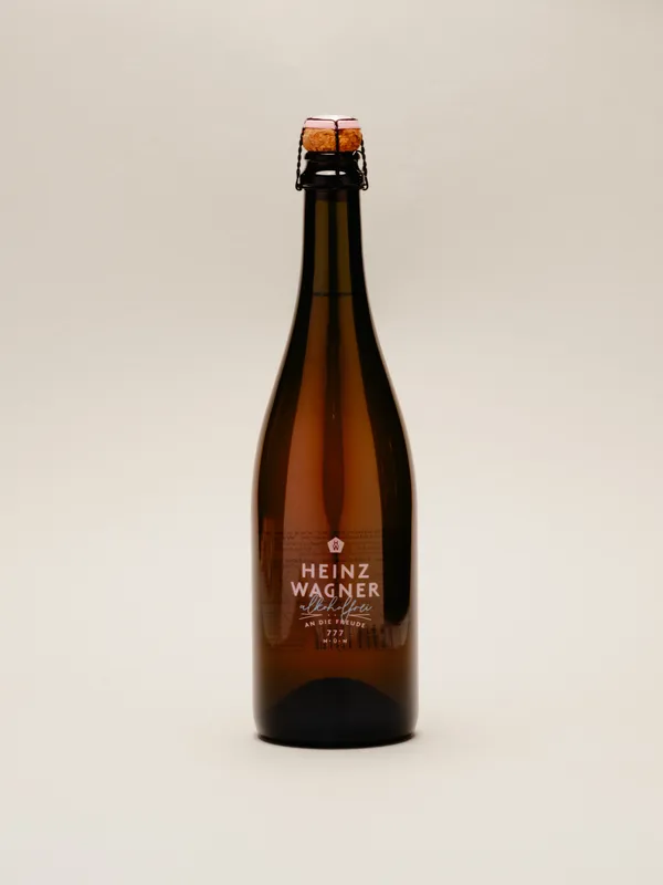 Flasche Heinz Wagner Alkoholfrei vor hellem Hintergrund